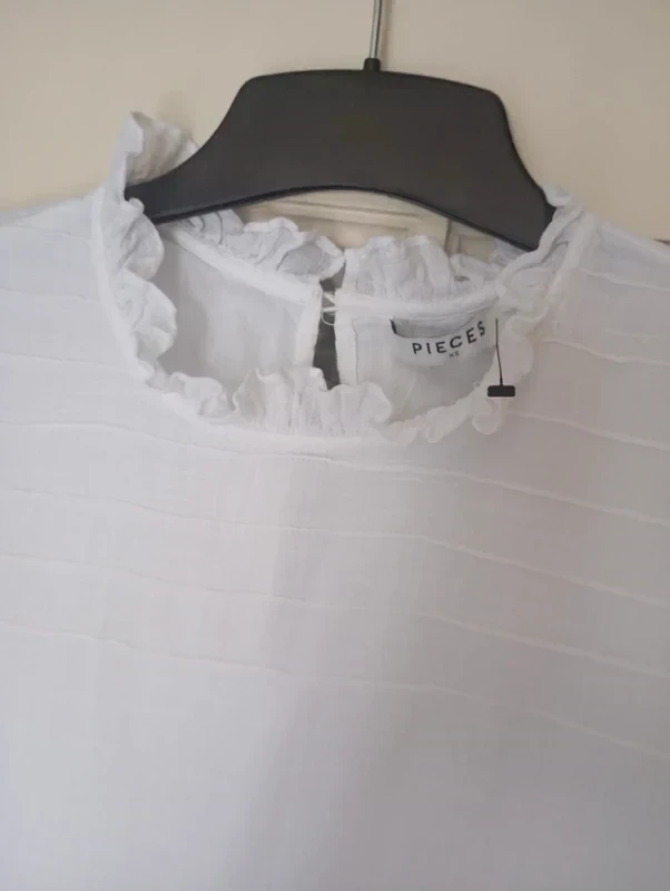 Lote 🍃Nuevo Vestido blanco "coquette" volantes -Talla Xs- Nuevo + pendientes – photo 3